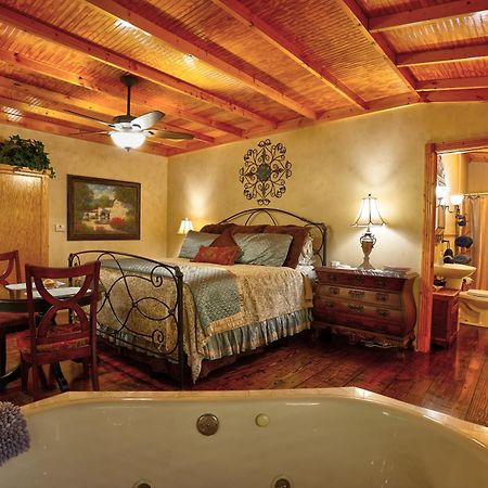 Bed And Breakfast On White Rock Creek Waco Bagian luar foto