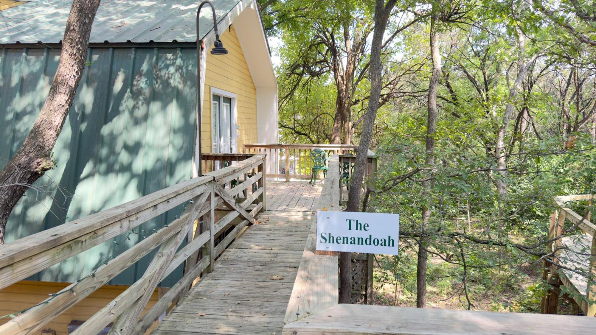 Bed And Breakfast On White Rock Creek Waco Bagian luar foto