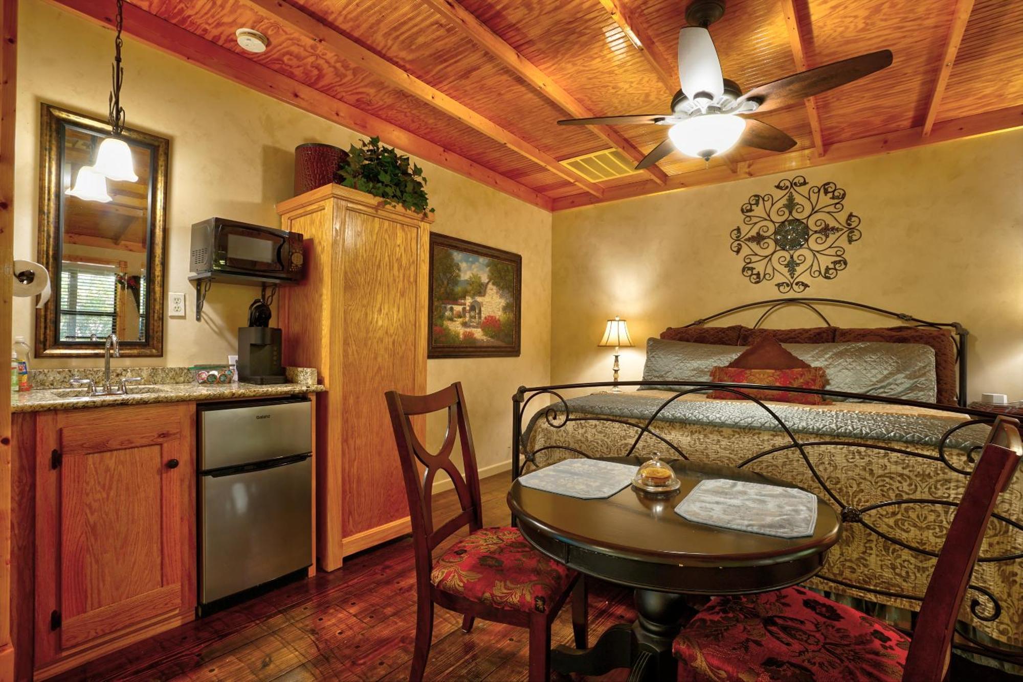 Bed And Breakfast On White Rock Creek Waco Bagian luar foto