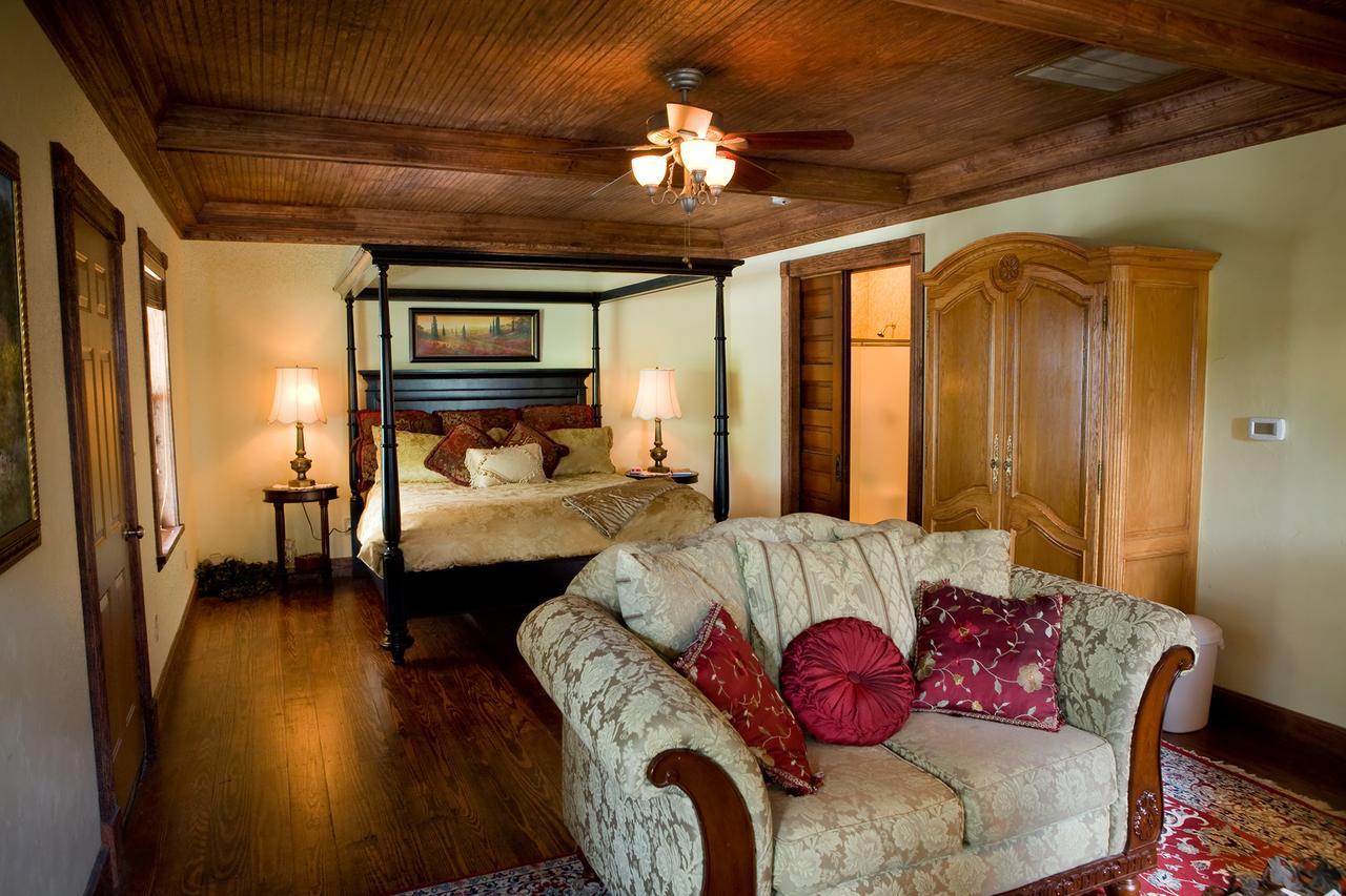 Bed And Breakfast On White Rock Creek Waco Bagian luar foto