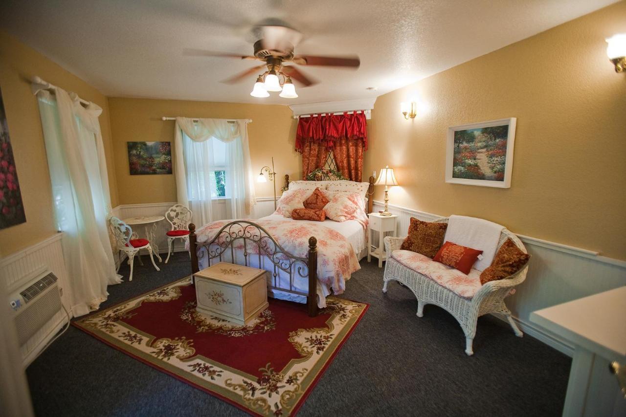 Bed And Breakfast On White Rock Creek Waco Bagian luar foto